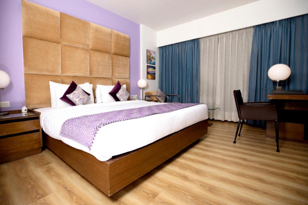 Yogi Executive Hotel Navi Mumbai Exterior foto