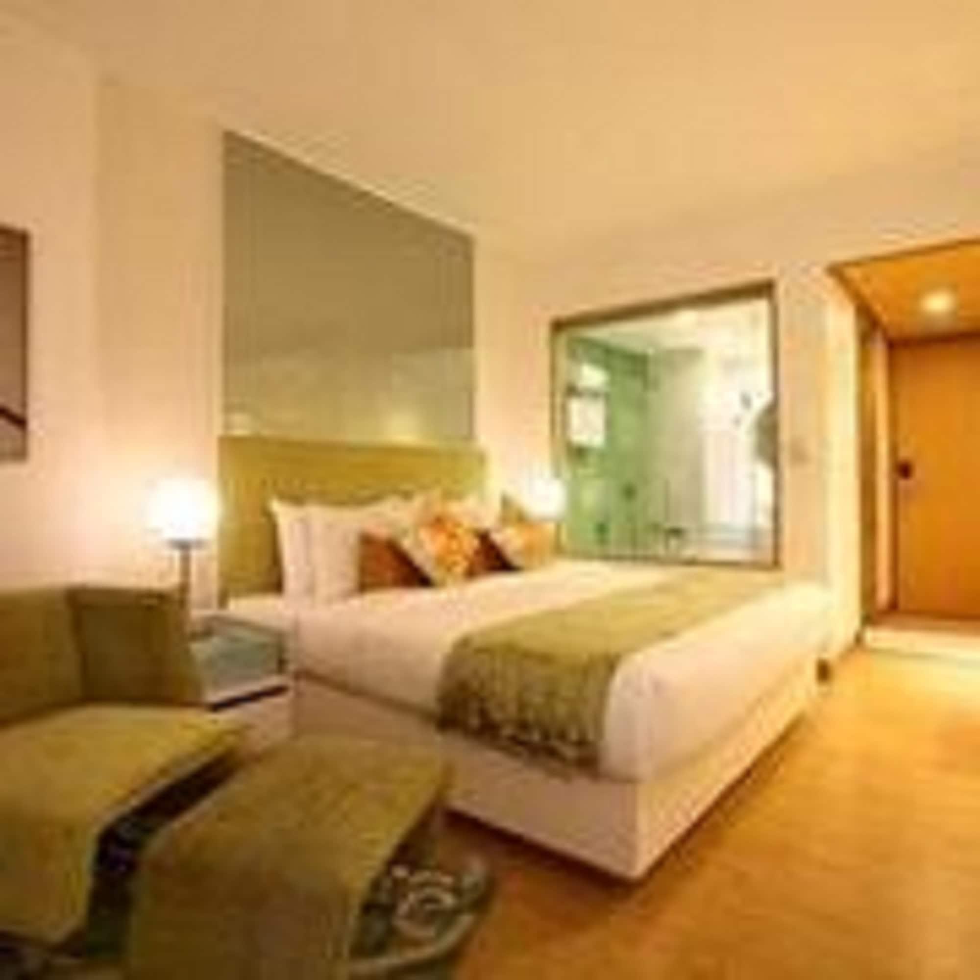 Yogi Executive Hotel Navi Mumbai Exterior foto