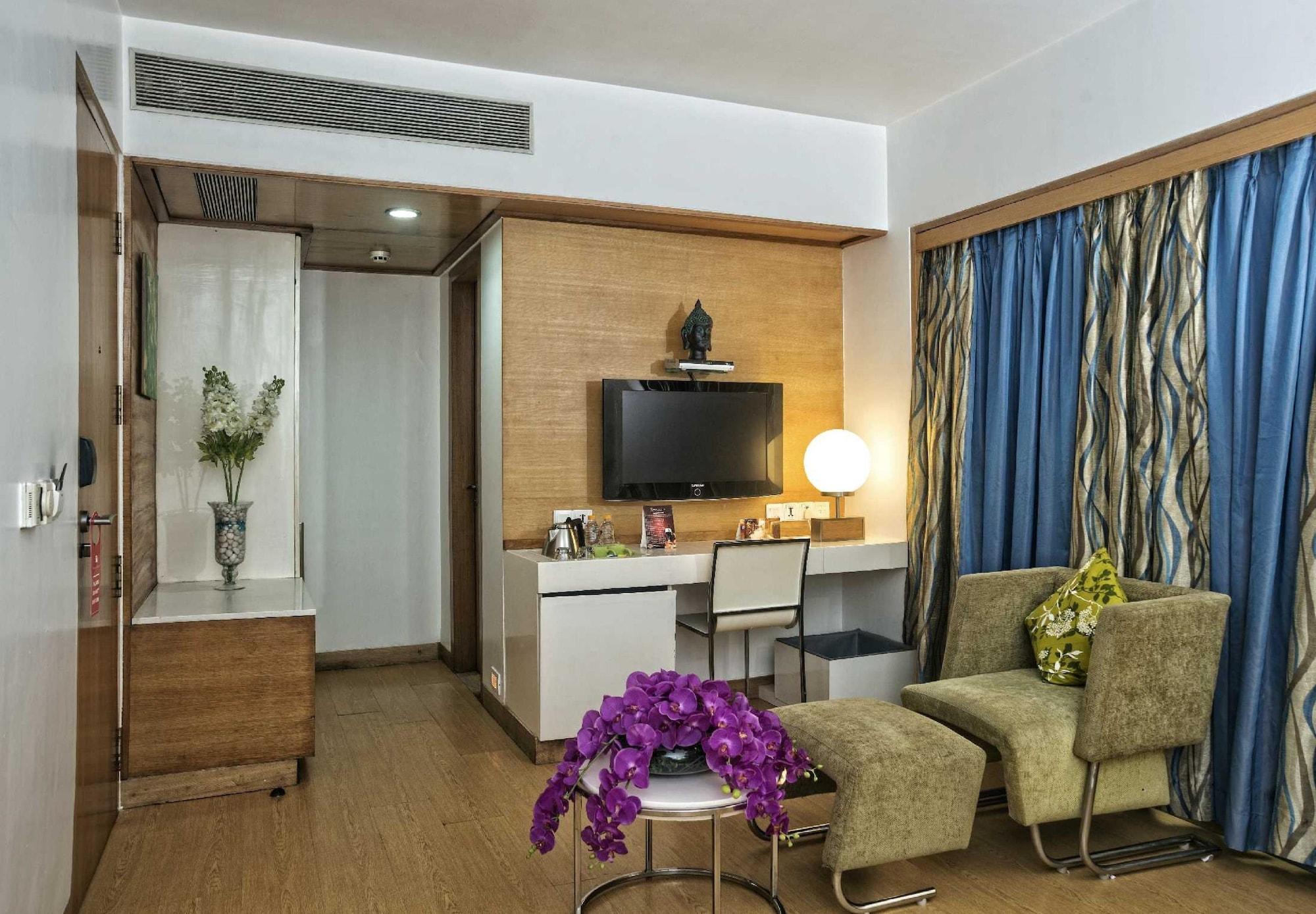 Yogi Executive Hotel Navi Mumbai Exterior foto
