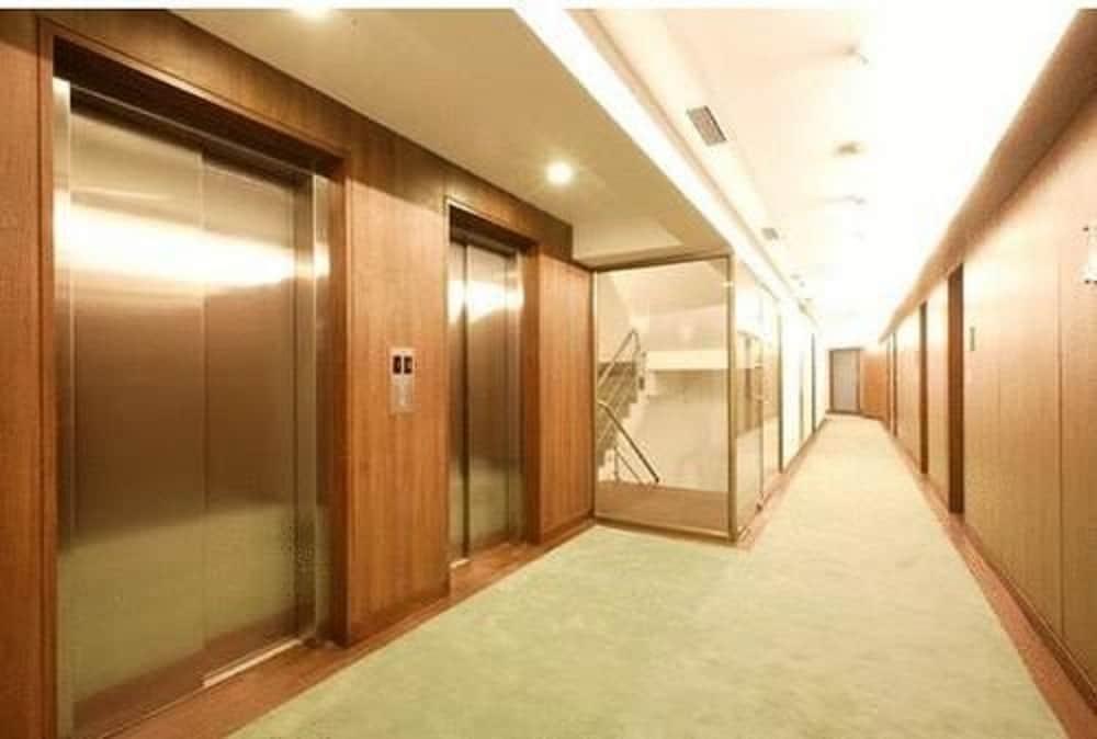 Yogi Executive Hotel Navi Mumbai Exterior foto