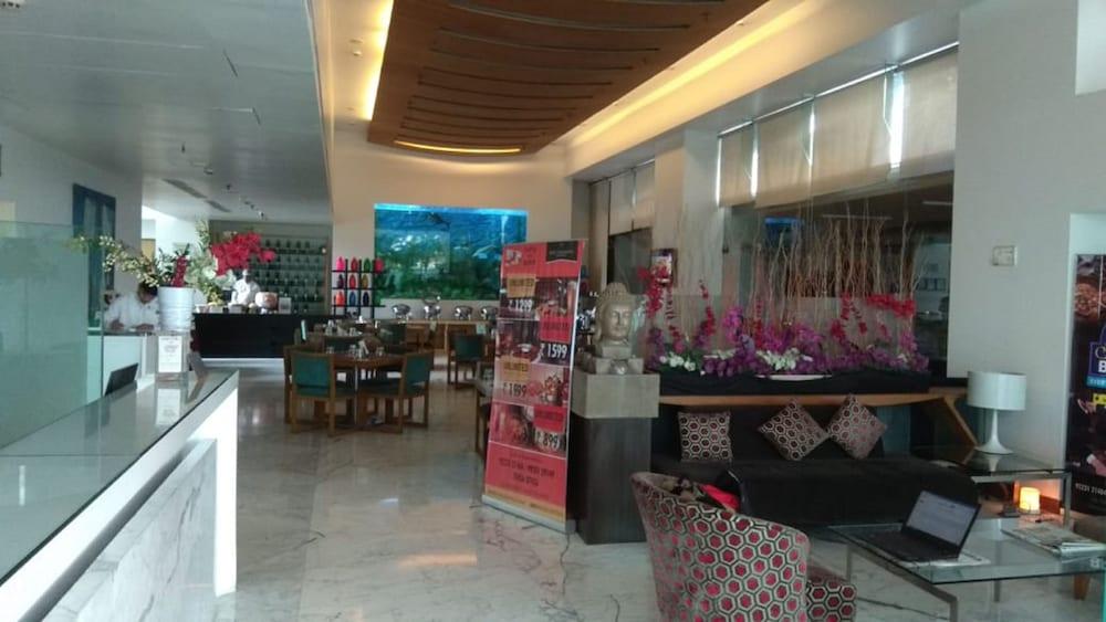 Yogi Executive Hotel Navi Mumbai Exterior foto