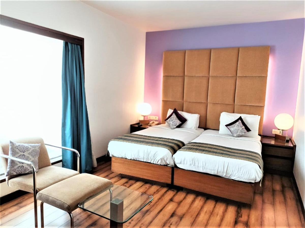 Yogi Executive Hotel Navi Mumbai Exterior foto