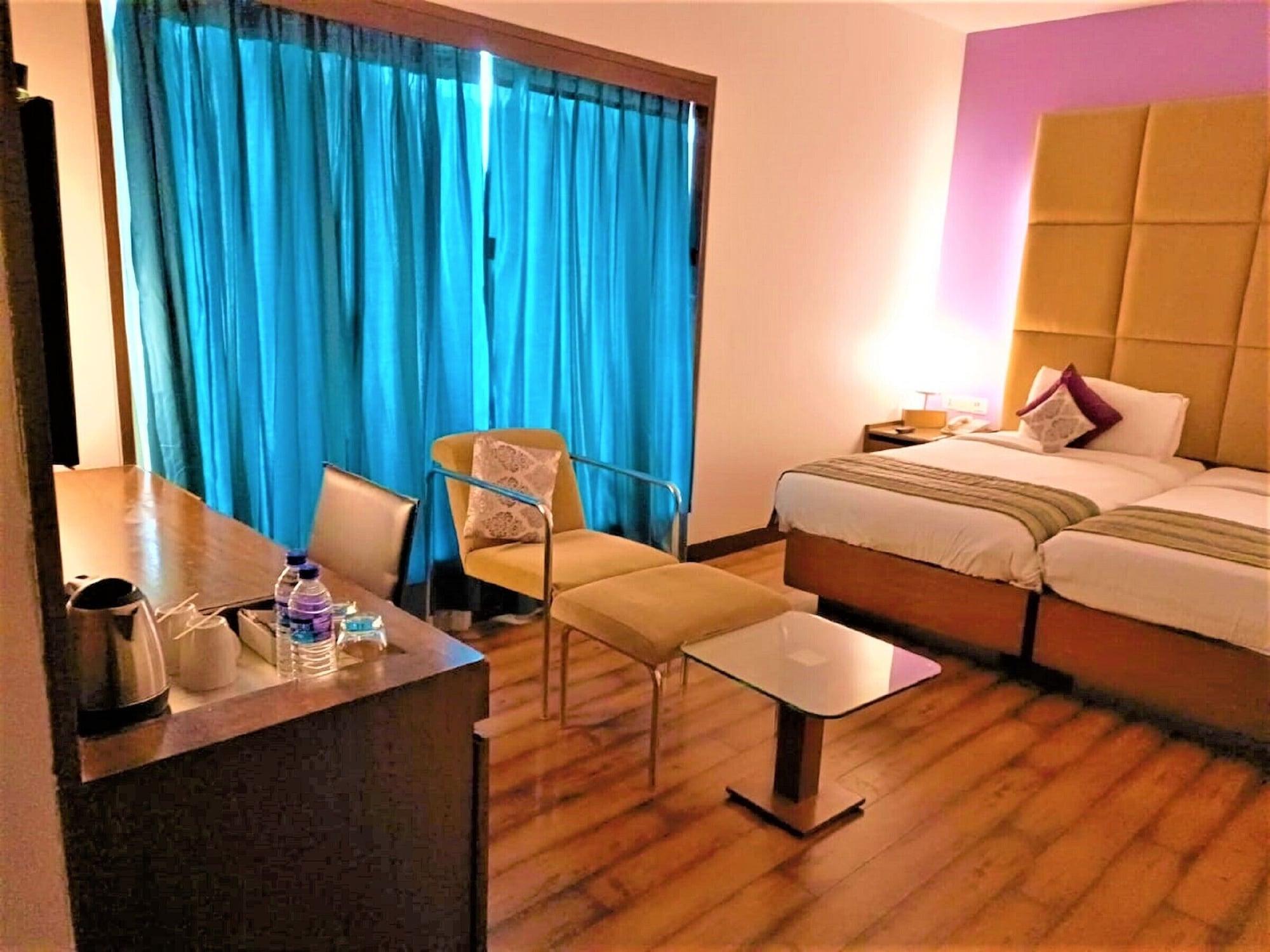 Yogi Executive Hotel Navi Mumbai Exterior foto