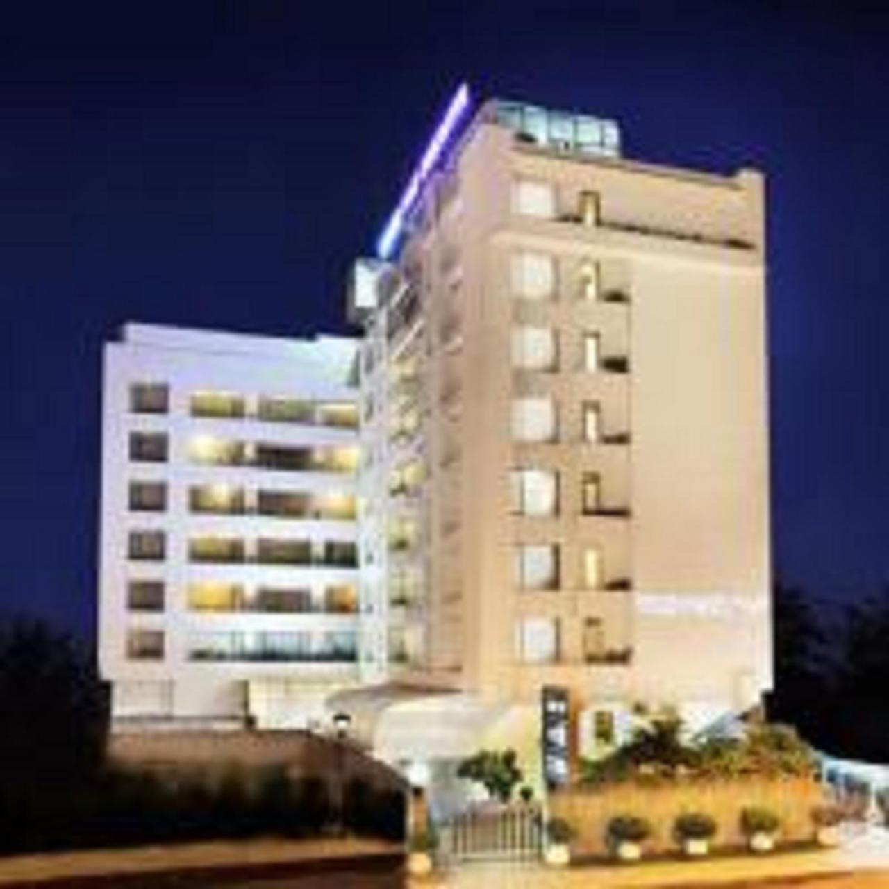Yogi Executive Hotel Navi Mumbai Exterior foto
