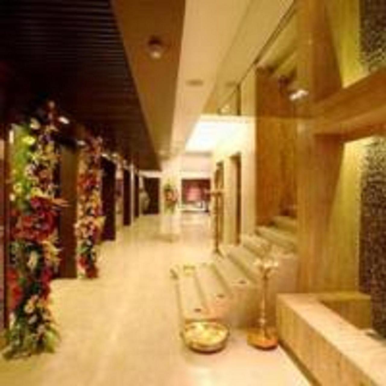 Yogi Executive Hotel Navi Mumbai Exterior foto