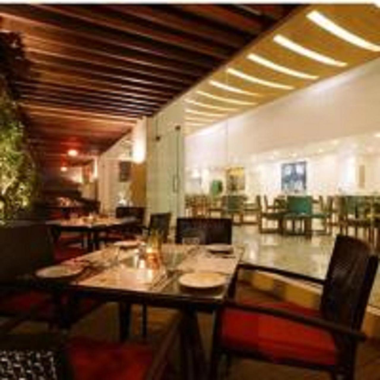 Yogi Executive Hotel Navi Mumbai Exterior foto