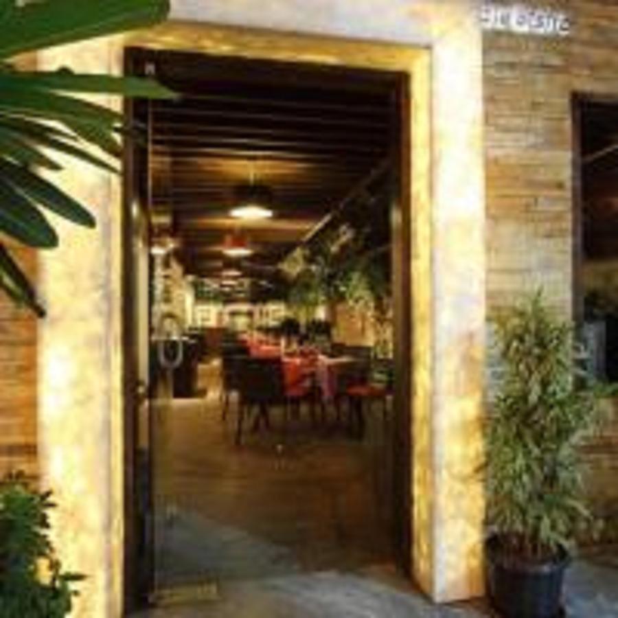 Yogi Executive Hotel Navi Mumbai Exterior foto